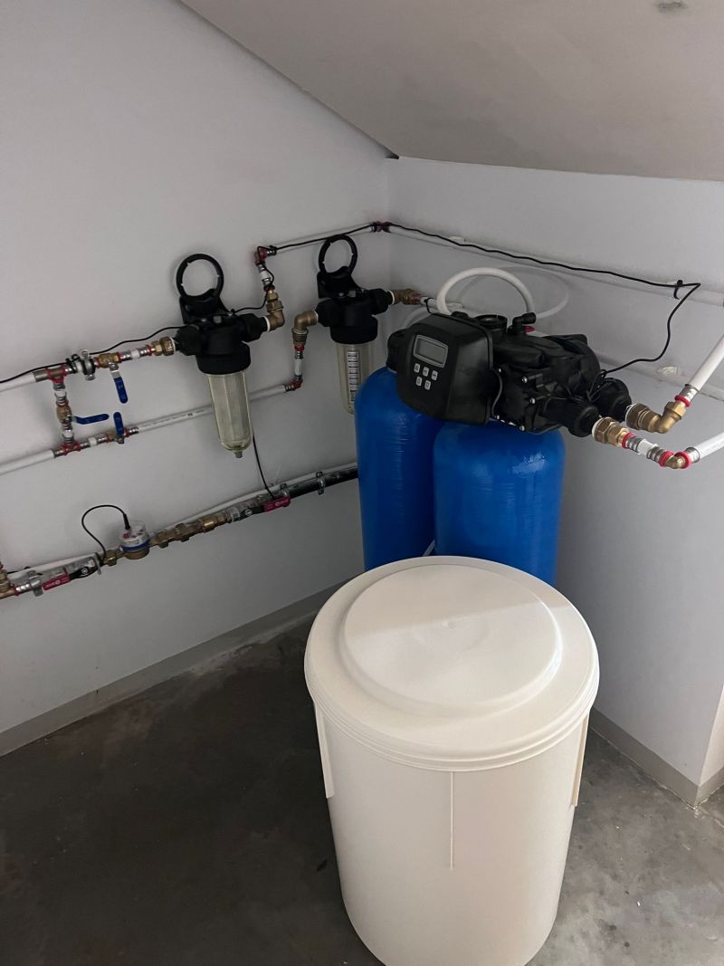 Instalación de descalcificador dúplex alternante en laboratorio de cosmética